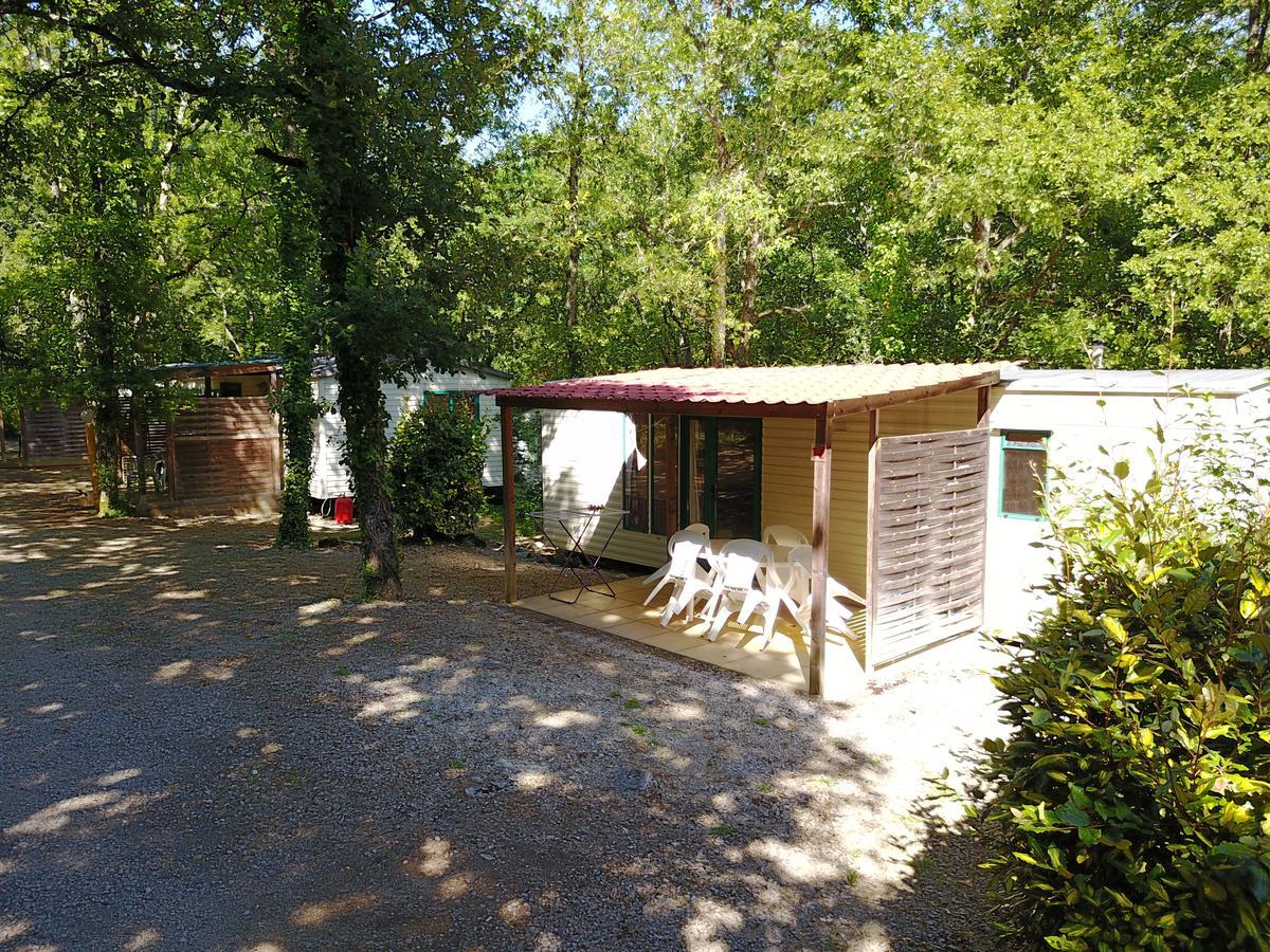 Hotel Camping Au Bois Dormant à Chauffour-sur-Vell Extérieur photo