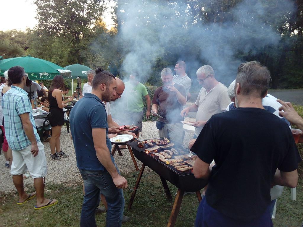 Hotel Camping Au Bois Dormant à Chauffour-sur-Vell Extérieur photo