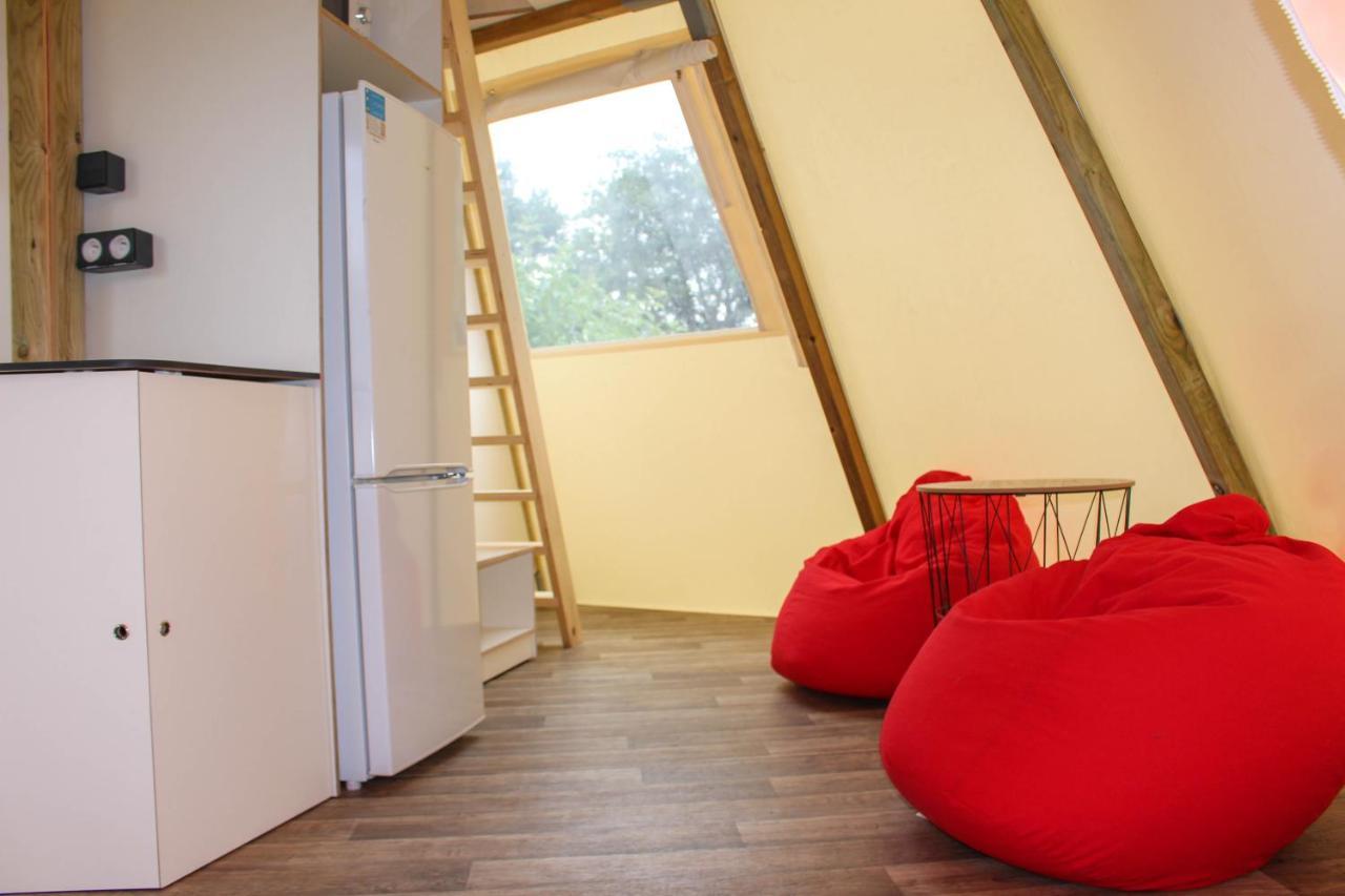 Hotel Camping Au Bois Dormant à Chauffour-sur-Vell Extérieur photo