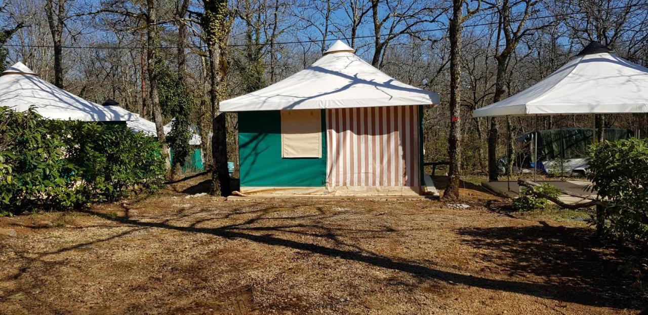 Hotel Camping Au Bois Dormant à Chauffour-sur-Vell Extérieur photo