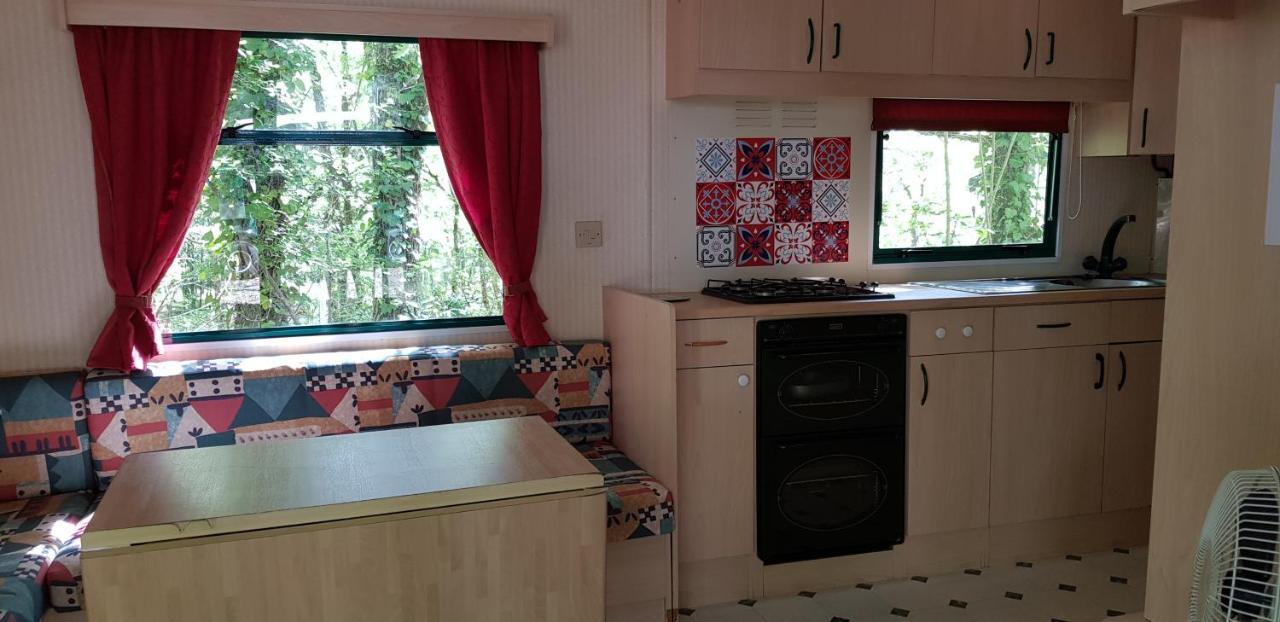 Hotel Camping Au Bois Dormant à Chauffour-sur-Vell Extérieur photo