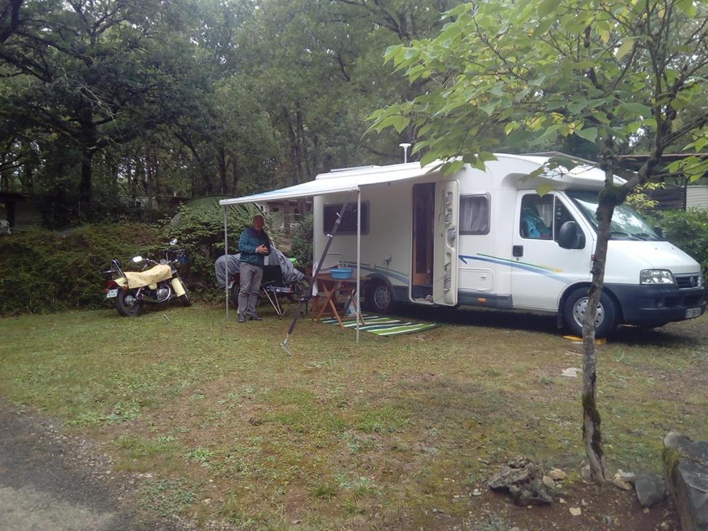 Hotel Camping Au Bois Dormant à Chauffour-sur-Vell Extérieur photo